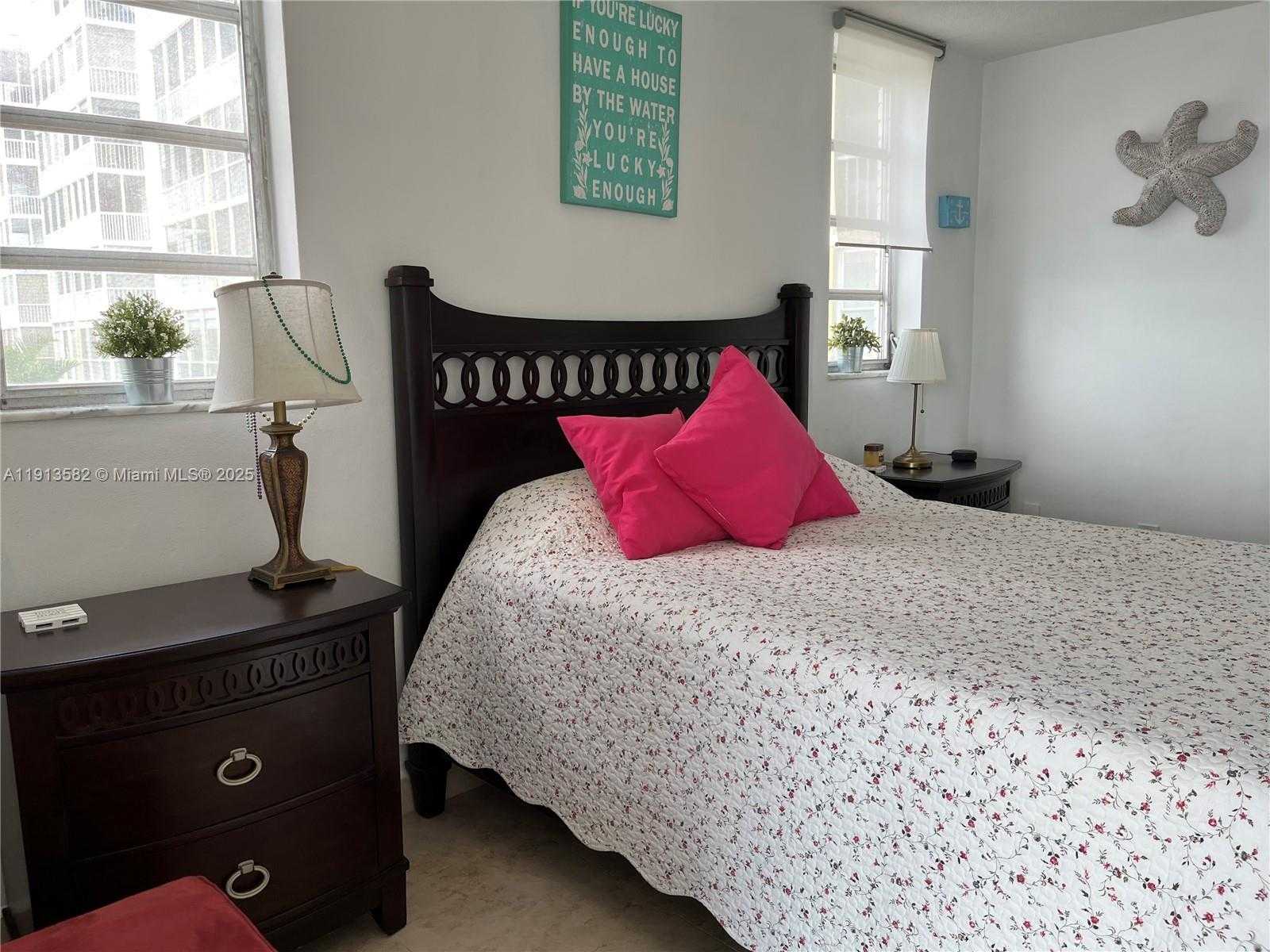 Small Image of 2920 POINT EAST DR #N106, Aventura Number 16