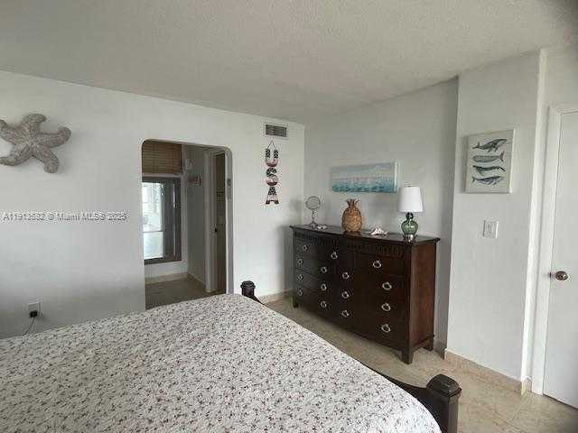 Small Image of 2920 POINT EAST DR #N106, Aventura Number 20
