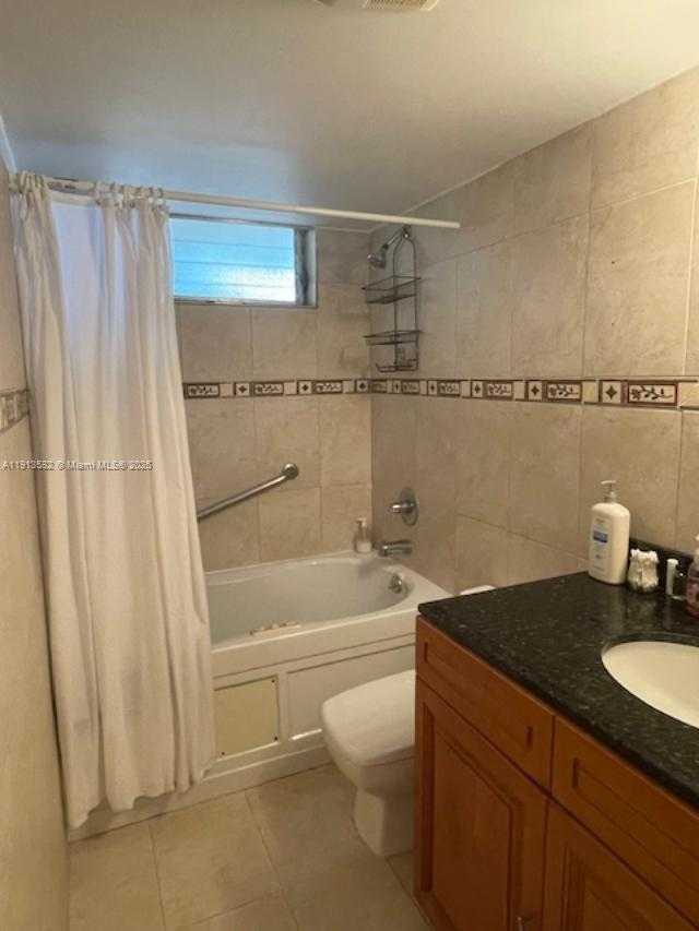 Small Image of 2920 POINT EAST DR #N106, Aventura Number 27