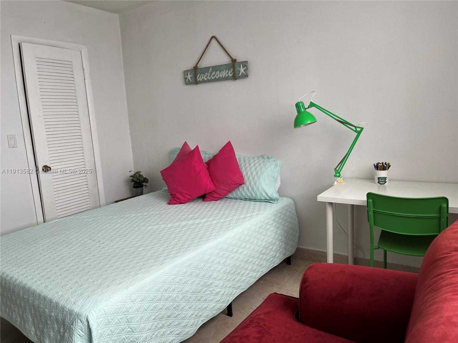 Small Image of 2920 POINT EAST DR #N106, Aventura Number 32