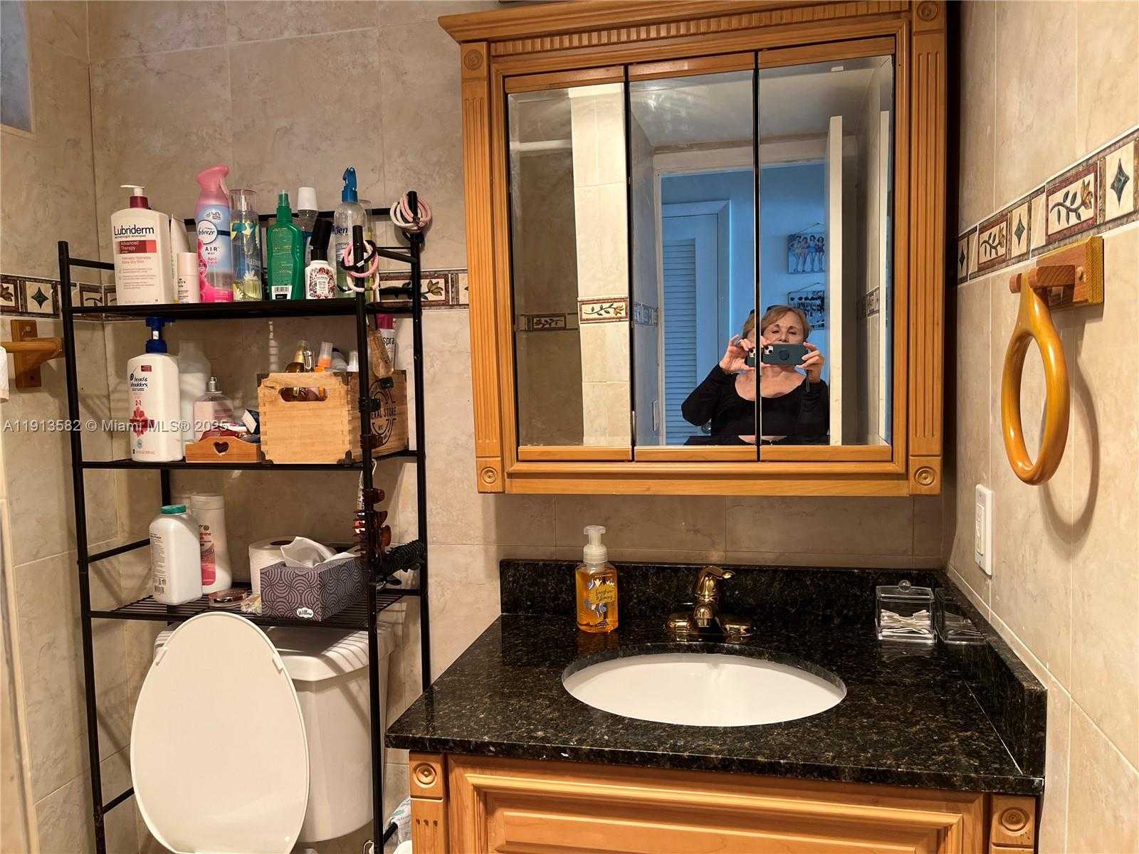 Small Image of 2920 POINT EAST DR #N106, Aventura Number 37