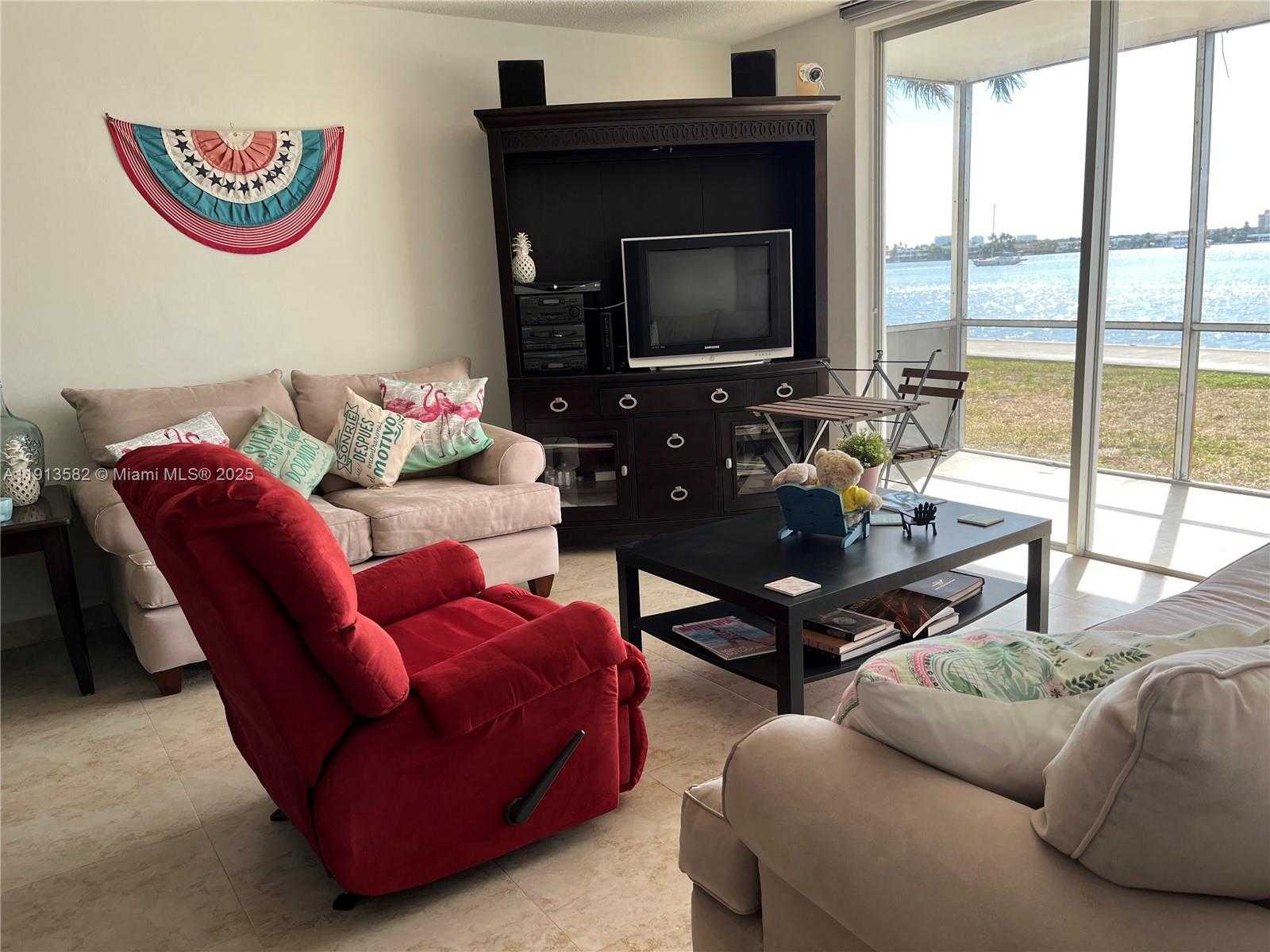 Small Image of 2920 POINT EAST DR #N106, Aventura Number 7