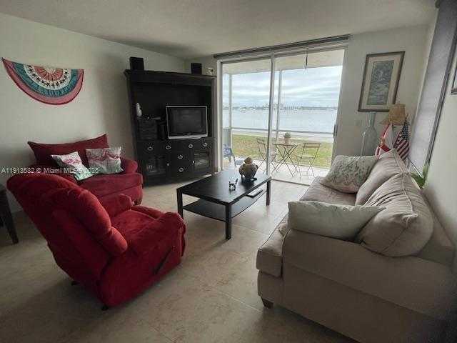 Small Image of 2920 POINT EAST DR #N106, Aventura Number 8