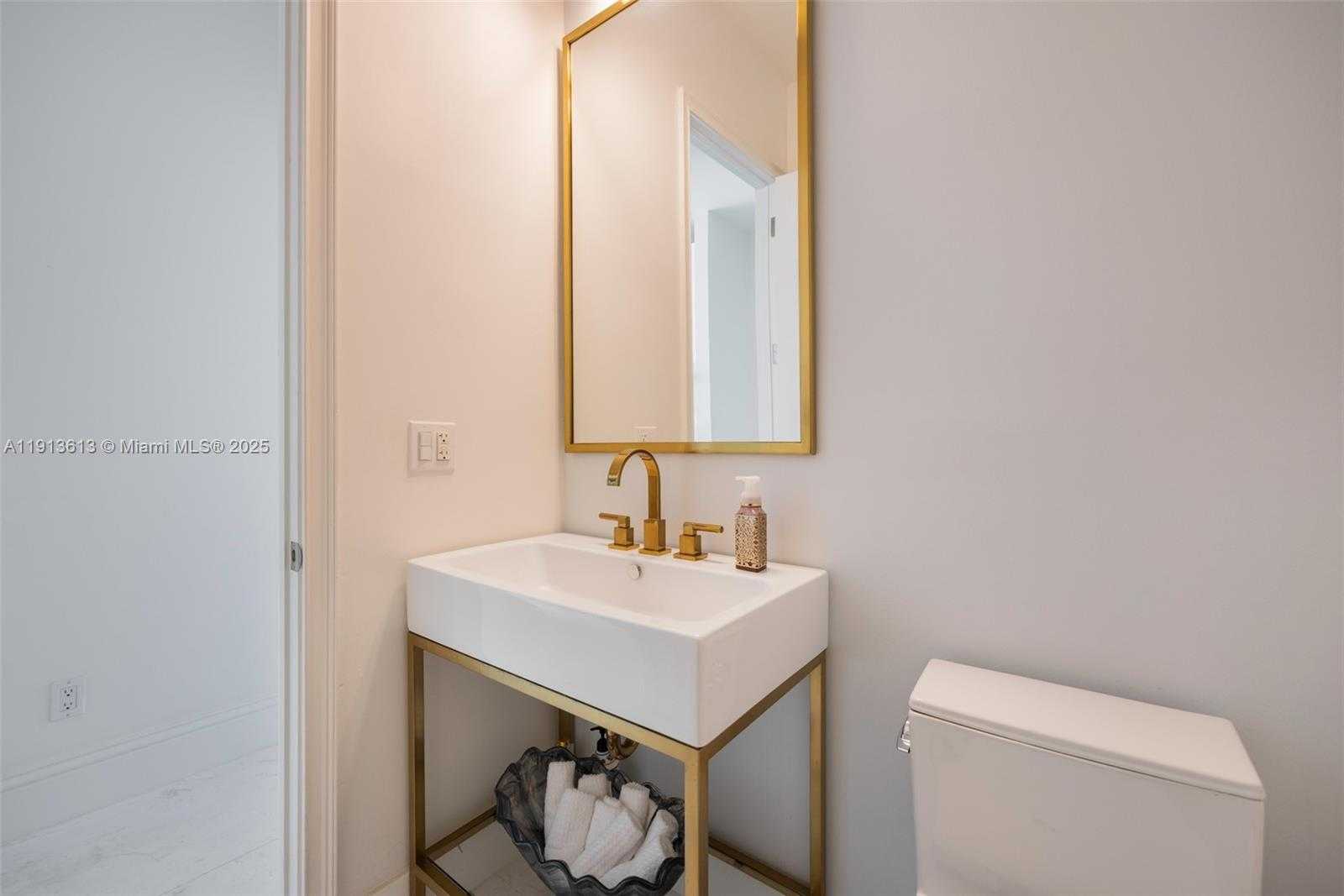 Small Image of 2760 BRICKELL CT #2760, Miami Number 10