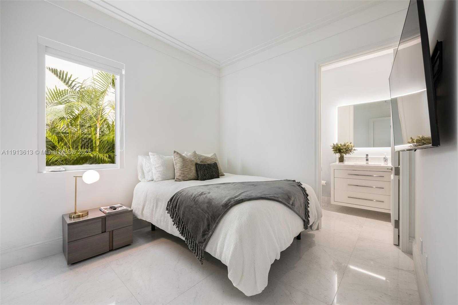 Small Image of 2760 BRICKELL CT #2760, Miami Number 11