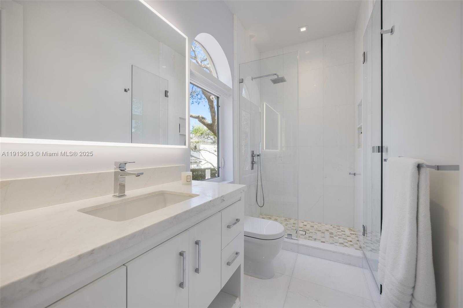 Small Image of 2760 BRICKELL CT #2760, Miami Number 18