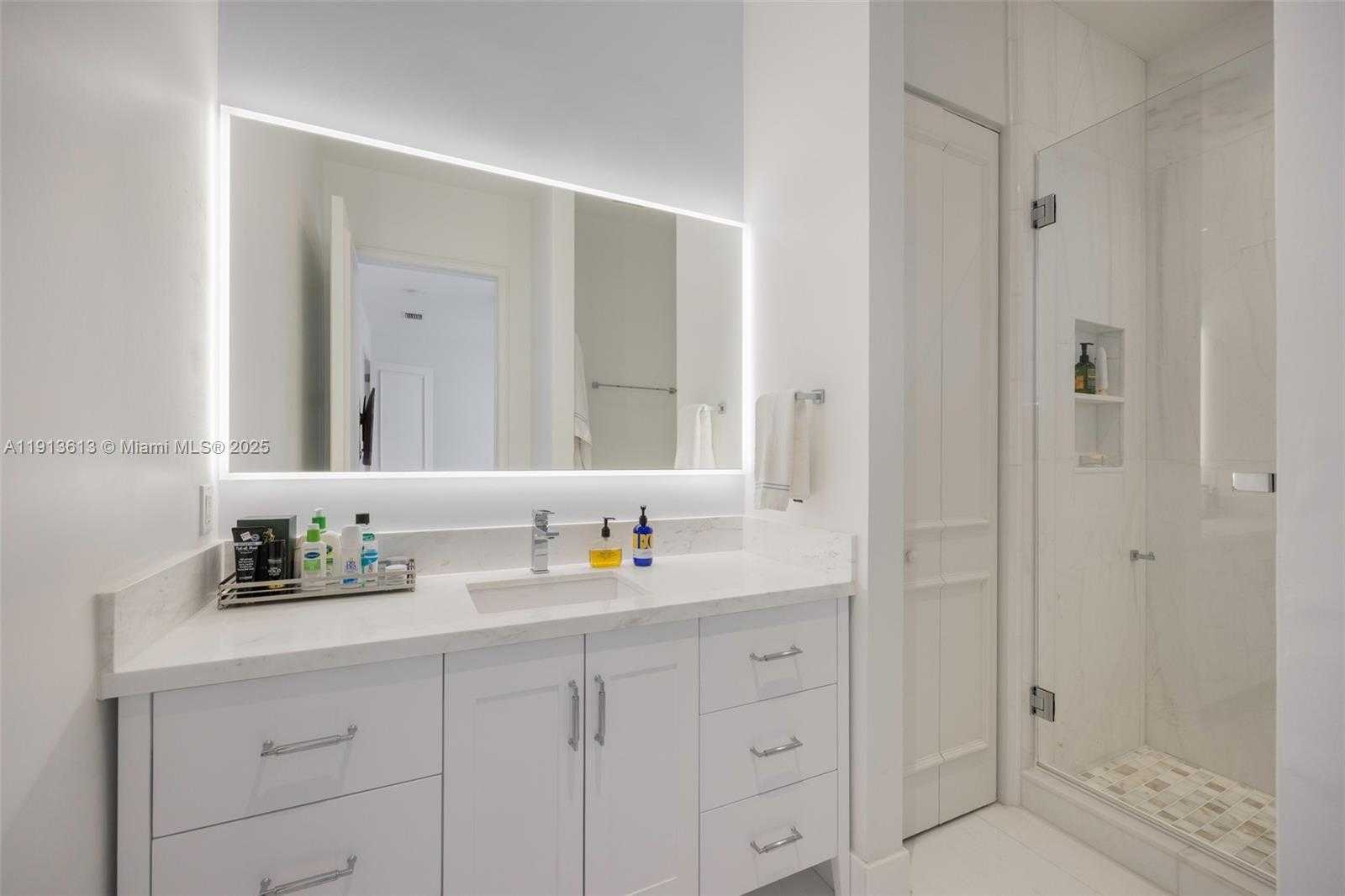 Small Image of 2760 BRICKELL CT #2760, Miami Number 20