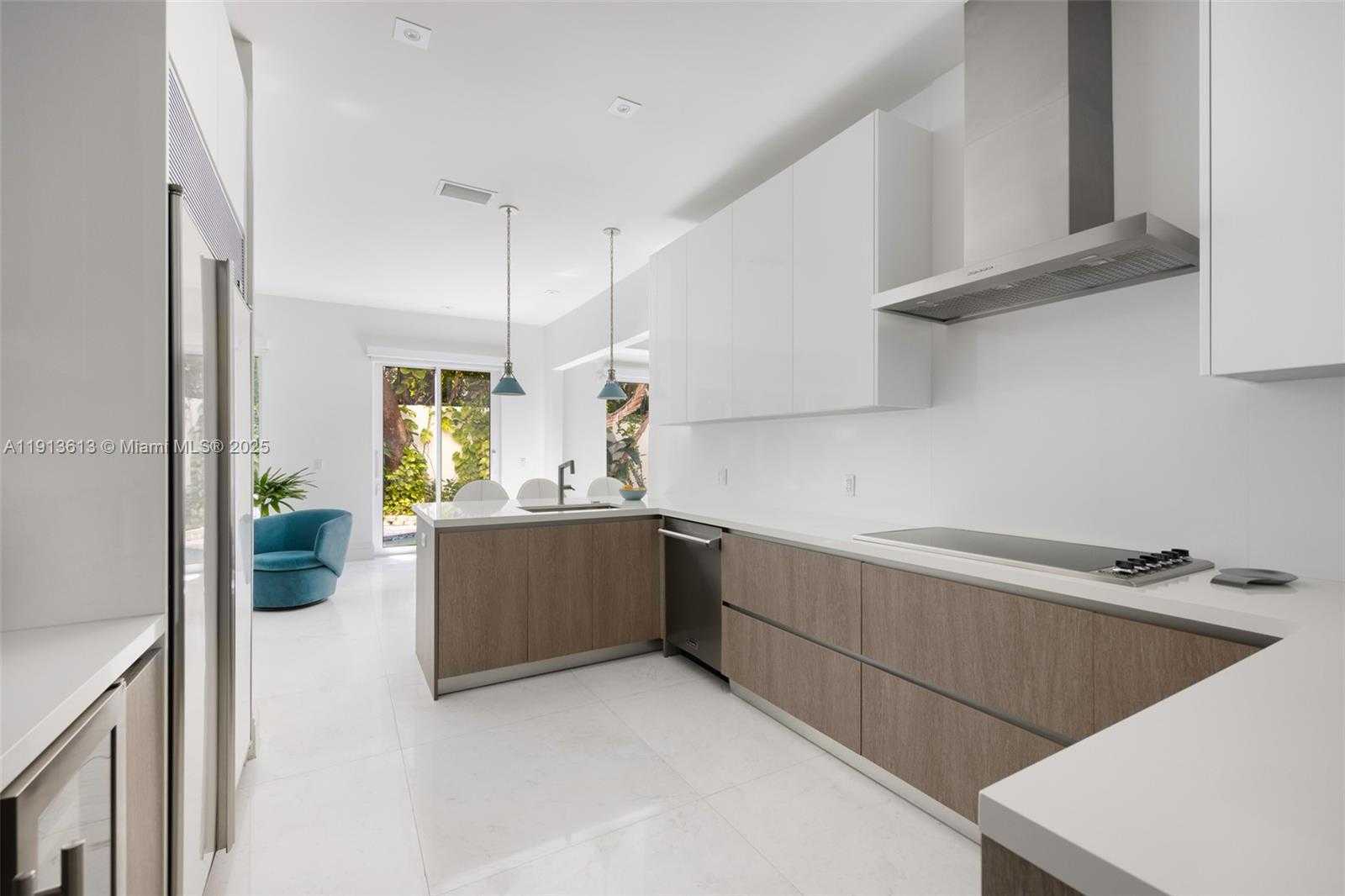 Small Image of 2760 BRICKELL CT #2760, Miami Number 8