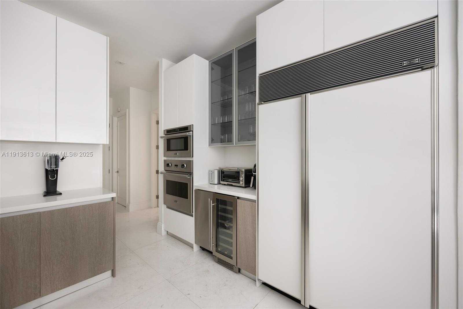 Small Image of 2760 BRICKELL CT #2760, Miami Number 9