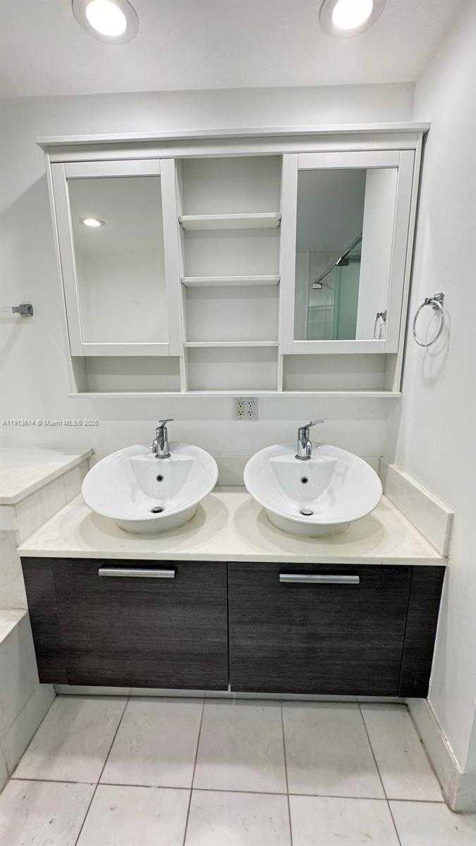 Small Image of 2950 NORTH EAST 188TH ST #418, Aventura Number 9
