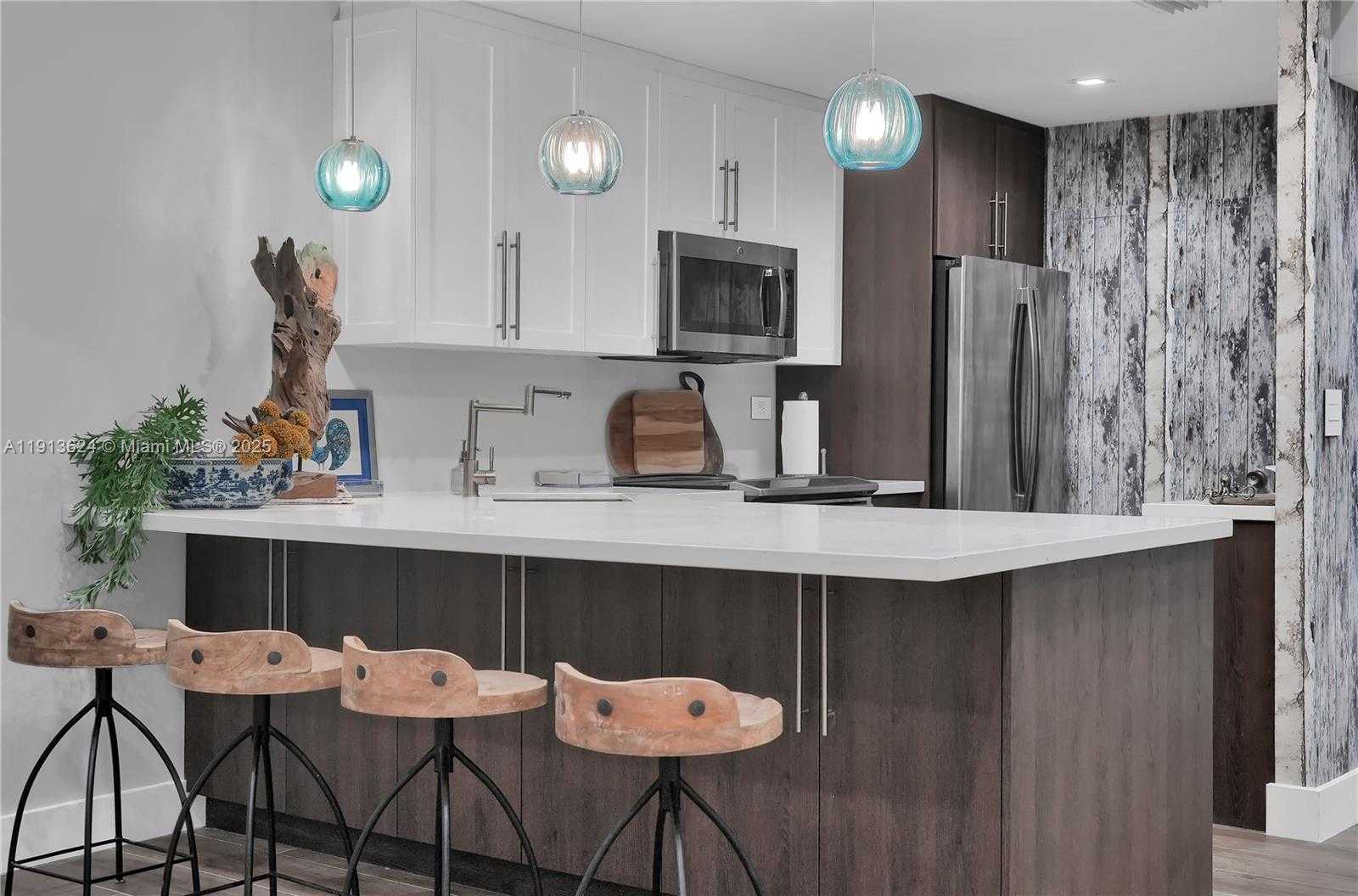 Small Image of 5555 COLLINS AVE #3E, Miami Beach Number 18