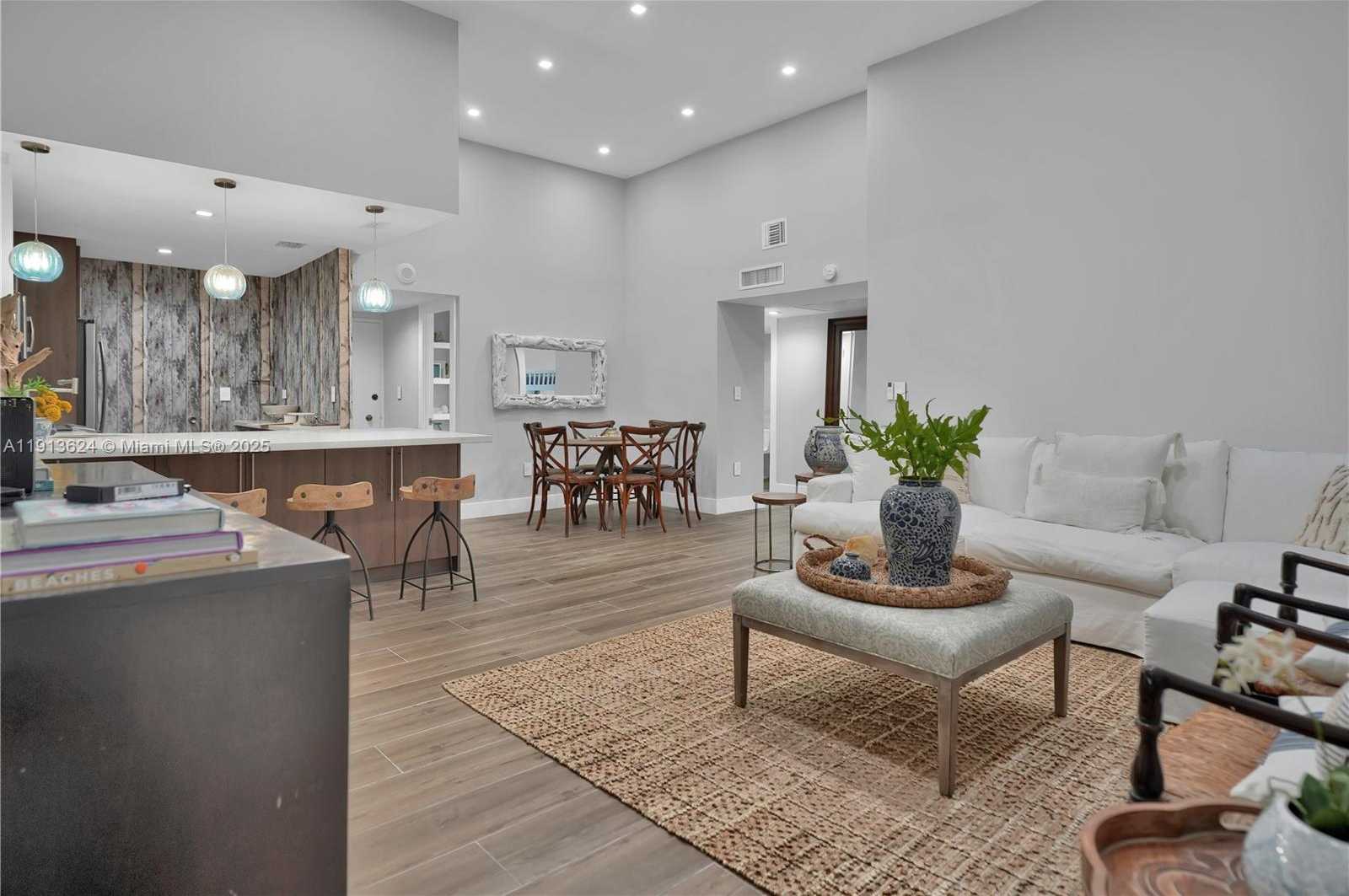 Small Image of 5555 COLLINS AVE #3E, Miami Beach Number 19