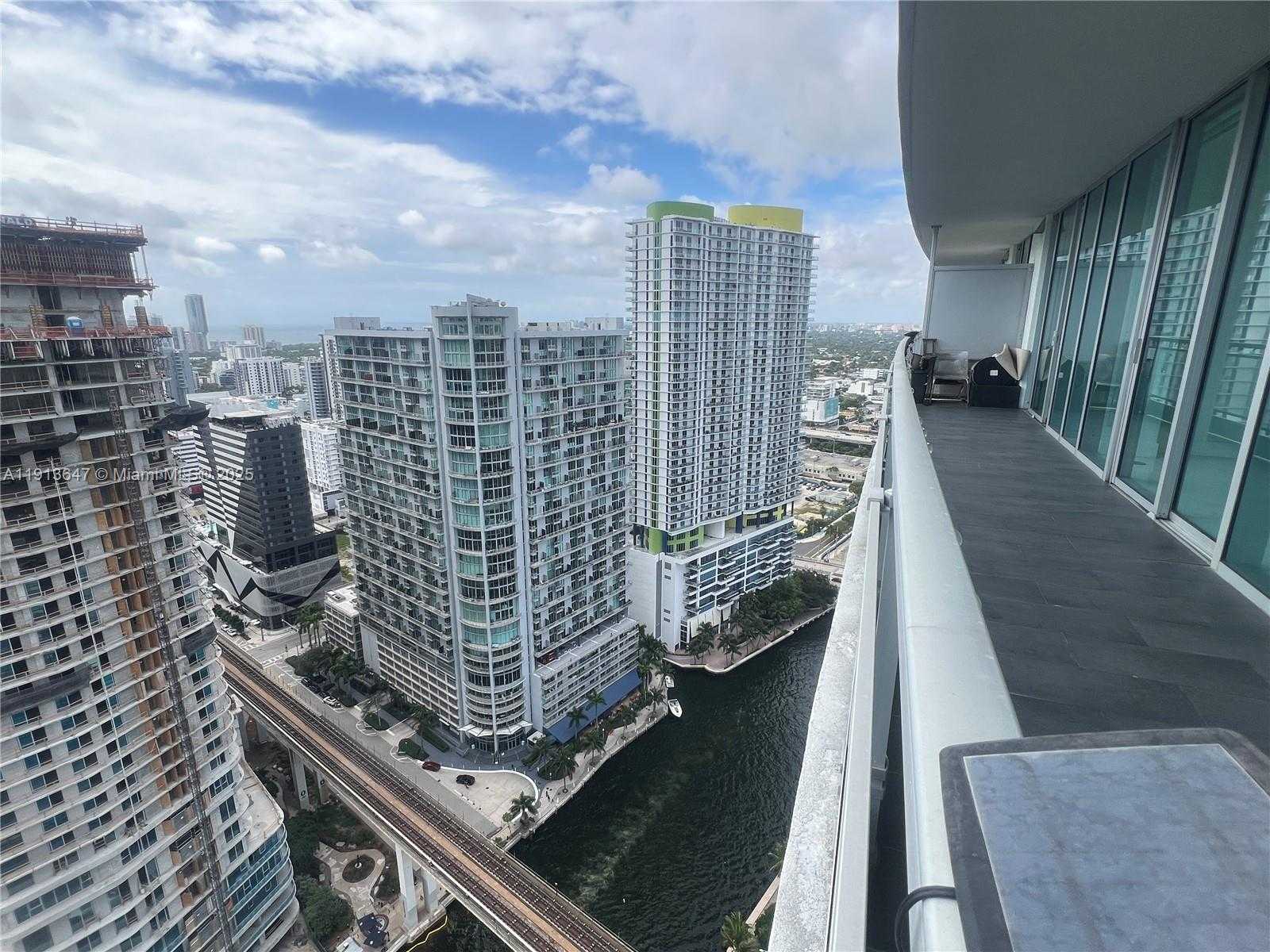 Small Image of 92 SOUTH WEST 3RD ST #3803, Miami Number 4