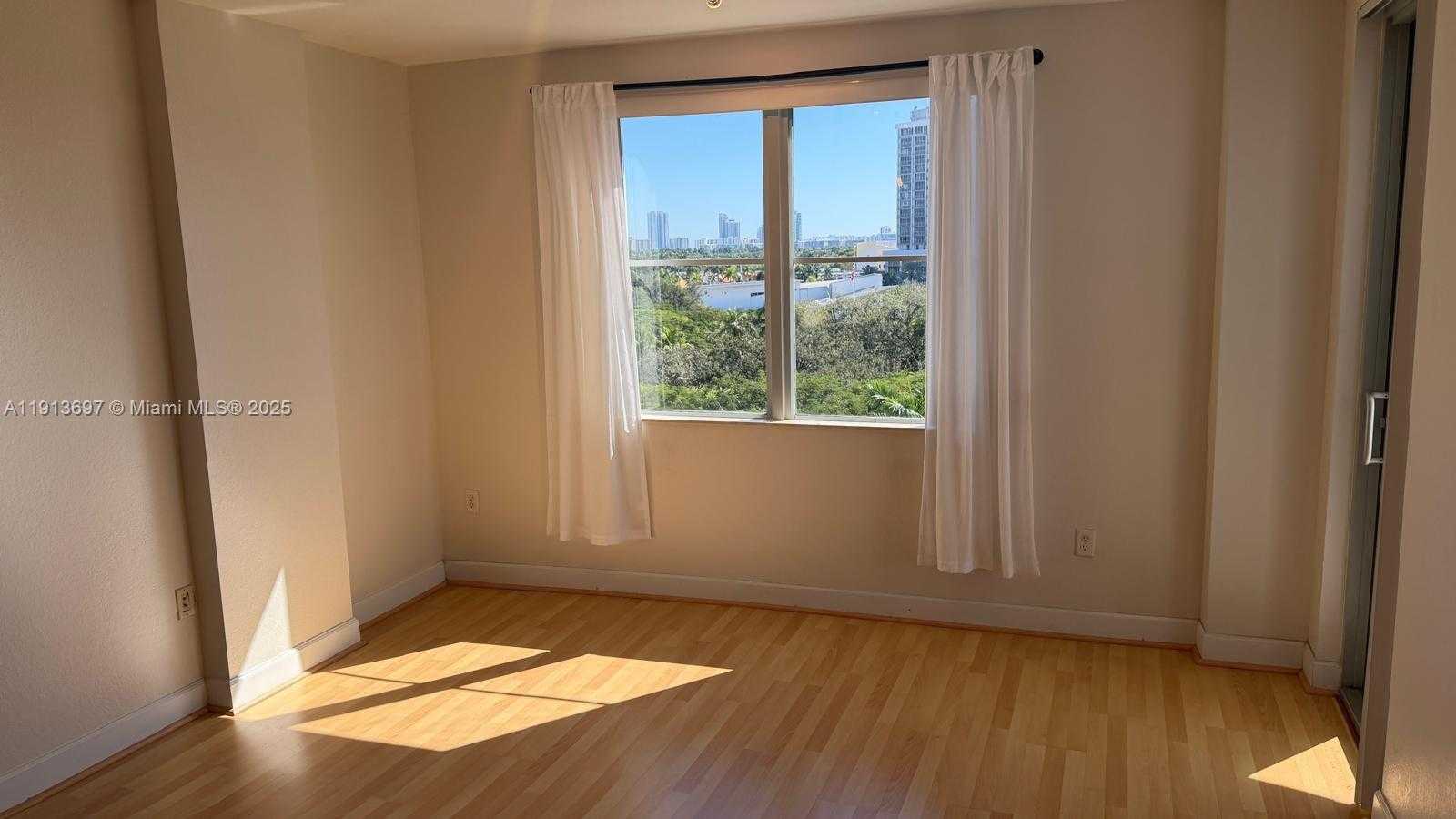 Small Image of 1830 RADIUS DR #626, Hollywood Number 3