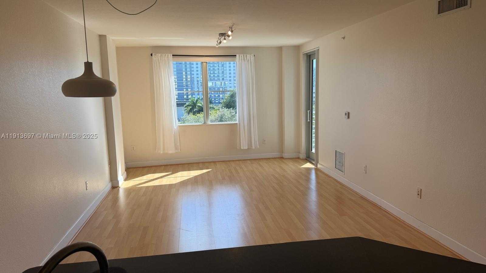 Small Image of 1830 RADIUS DR #626, Hollywood Number 4