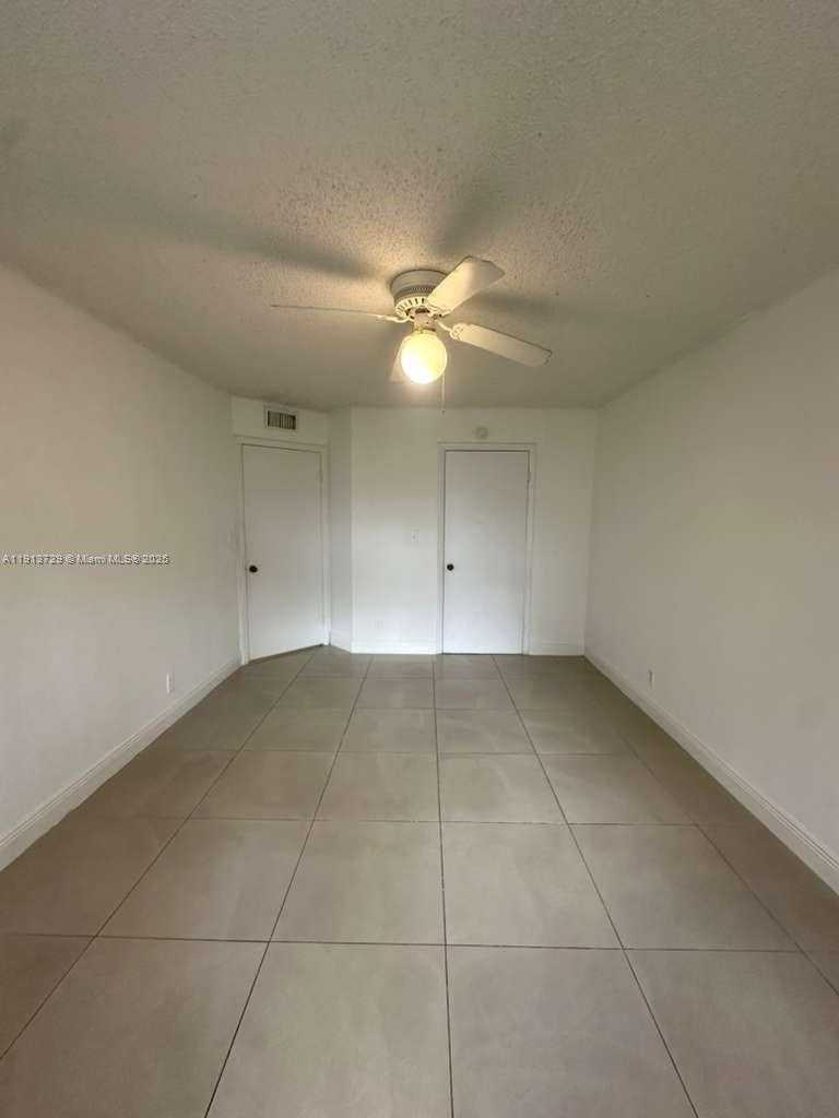 Small Image of 8290 LAKE DR #146, Doral Number 11