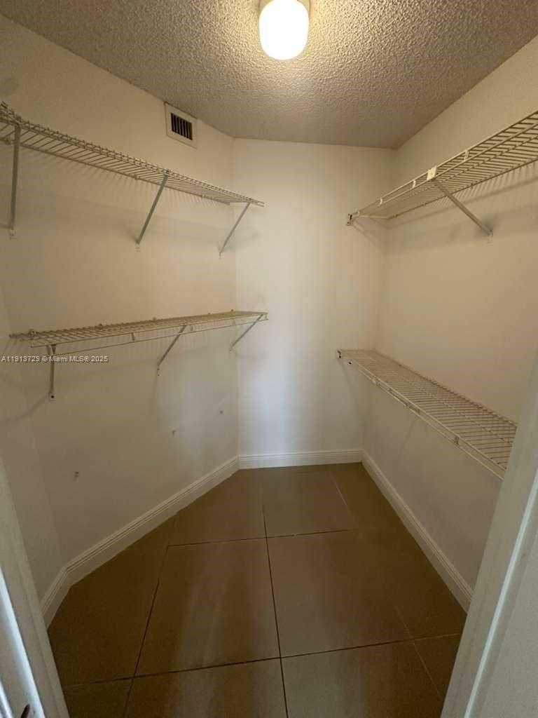 Small Image of 8290 LAKE DR #146, Doral Number 12