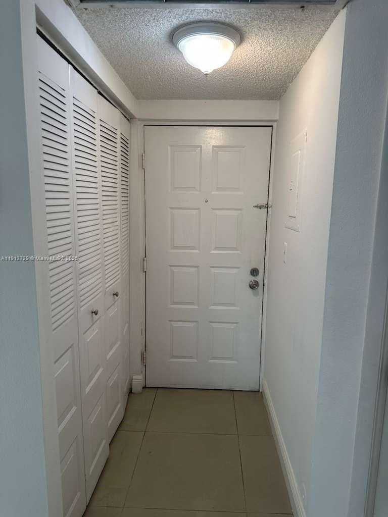 Small Image of 8290 LAKE DR #146, Doral Number 9