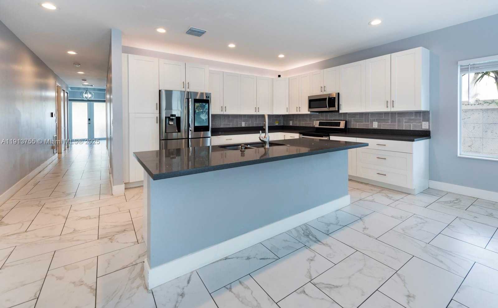 Small Image of 4920 NORTH EAST 1ST TER, Oakland Park Number 14