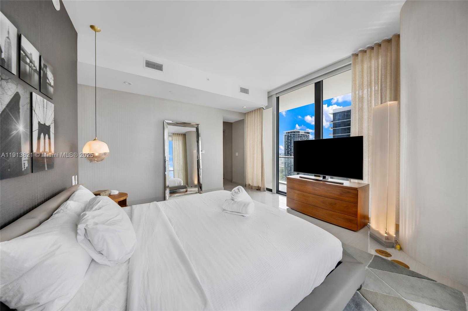 Small Image of 480 NORTH EAST 31ST ST #2807, Miami Number 24