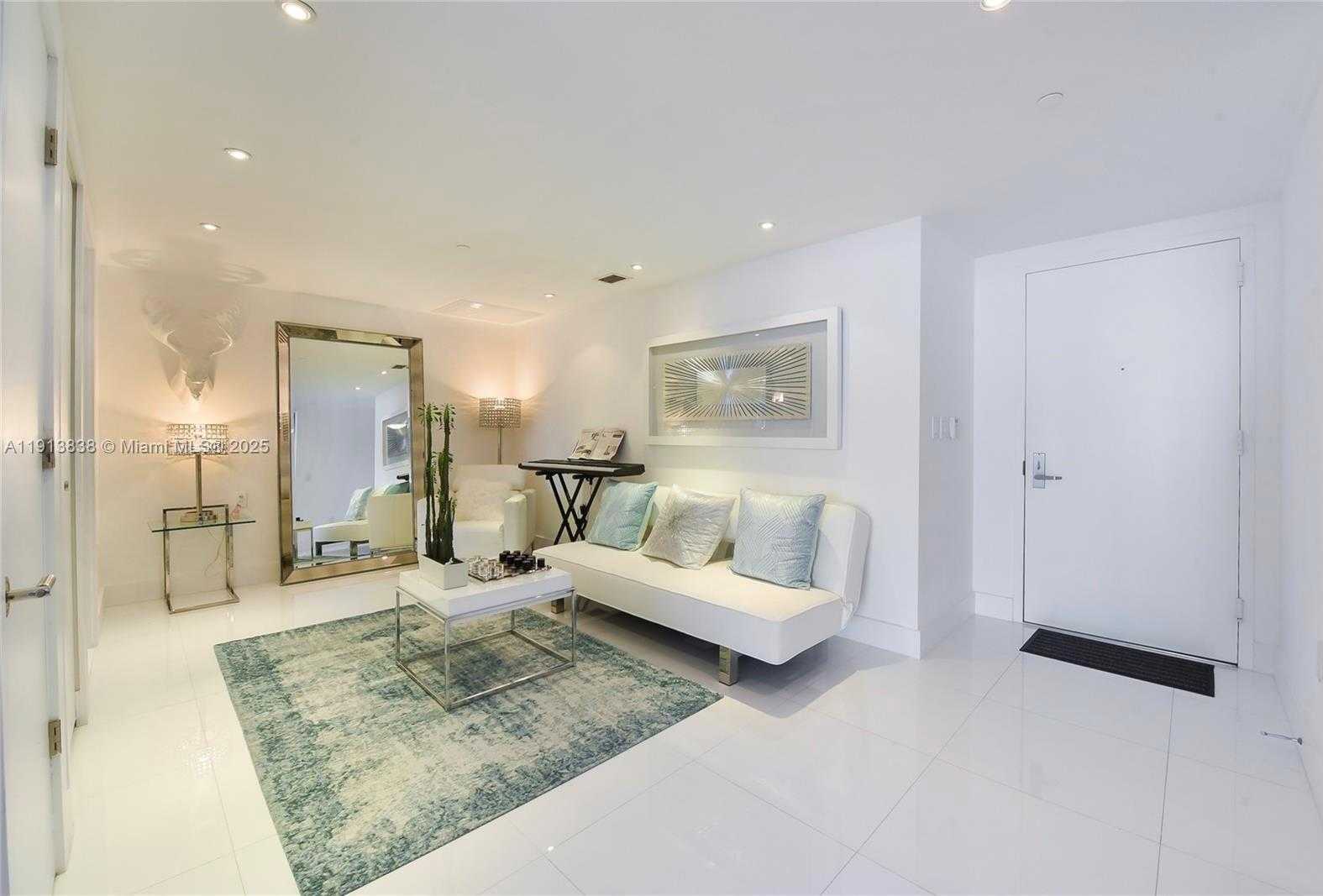 Small Image of 495 BRICKELL AVE #4505, Miami Number 11