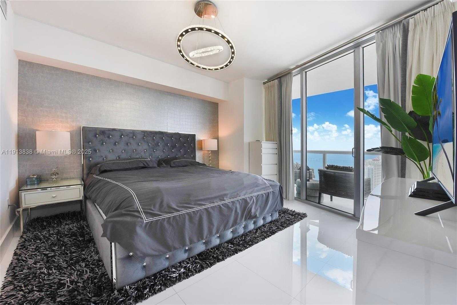 Small Image of 495 BRICKELL AVE #4505, Miami Number 12