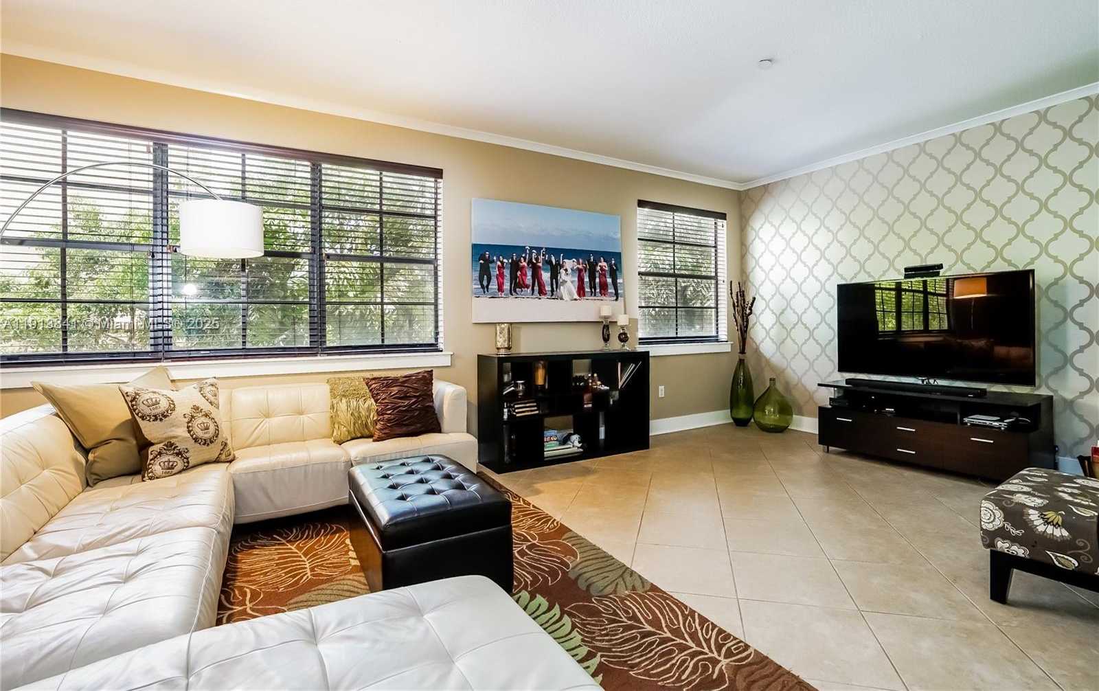 Small Image of 2769 COCONUT AVE #2769, Coconut Grove Number 3