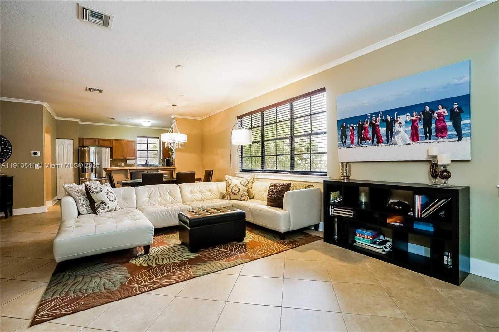 Small Image of 2769 COCONUT AVE #2769, Coconut Grove Number 4