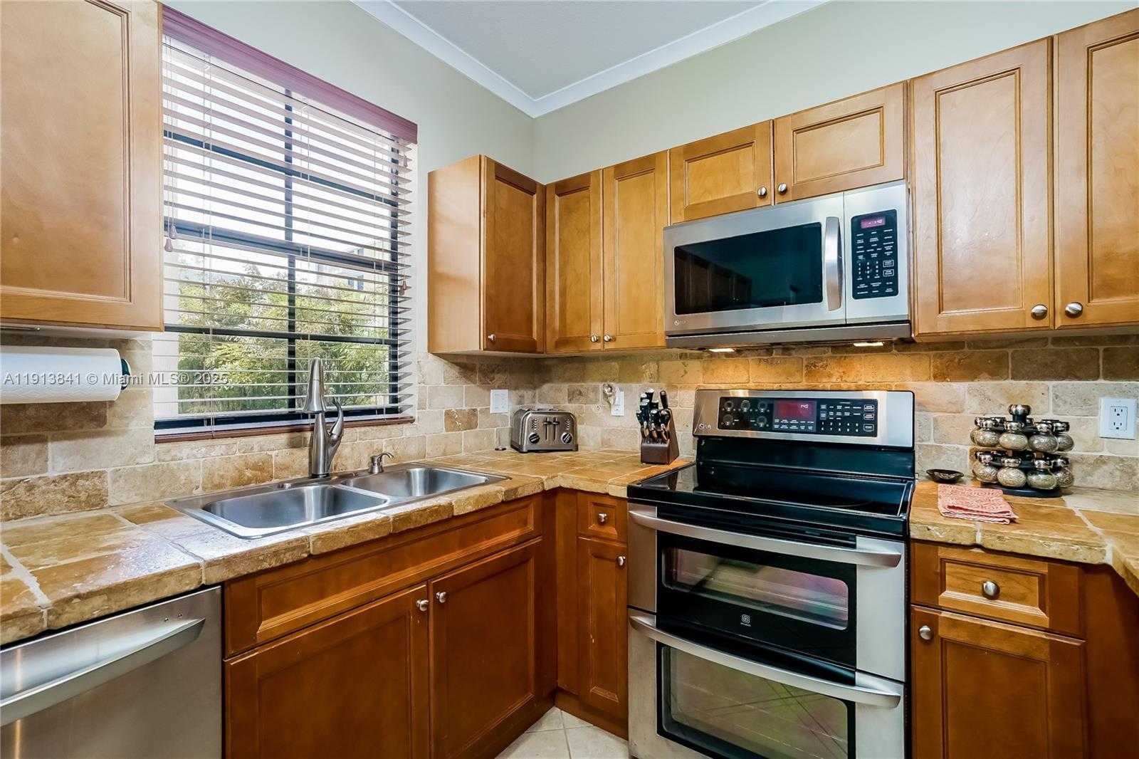 Small Image of 2769 COCONUT AVE #2769, Coconut Grove Number 8