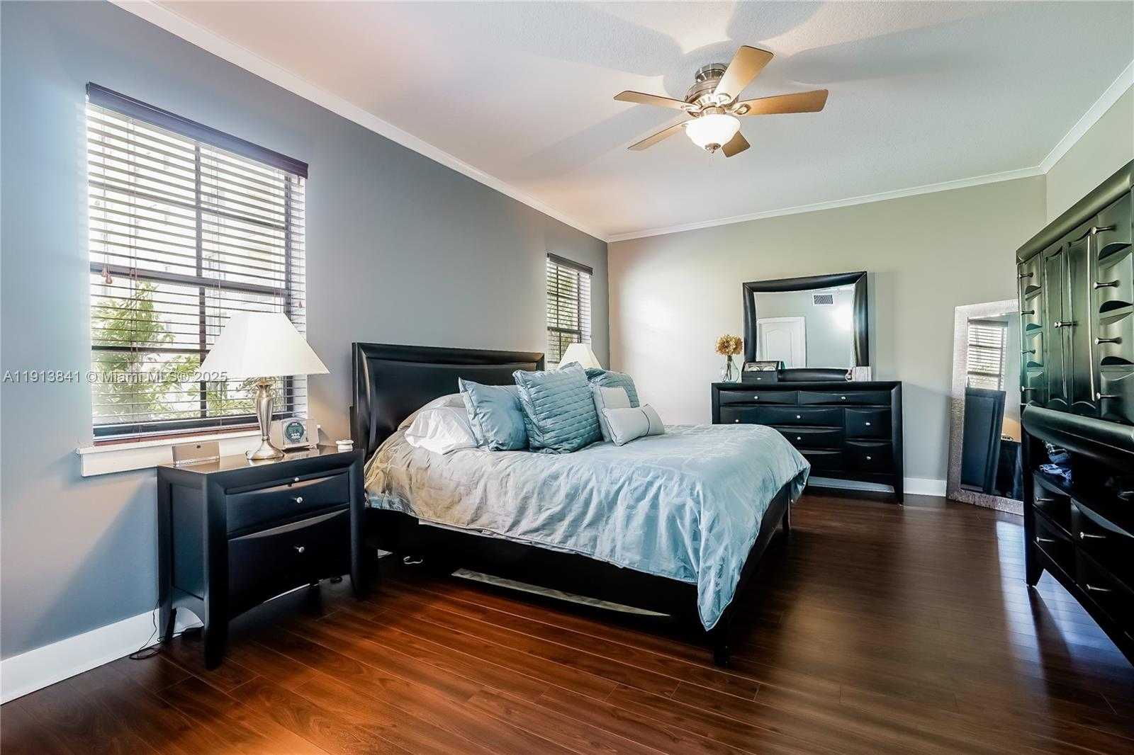 Small Image of 2769 COCONUT AVE #2769, Coconut Grove Number 9