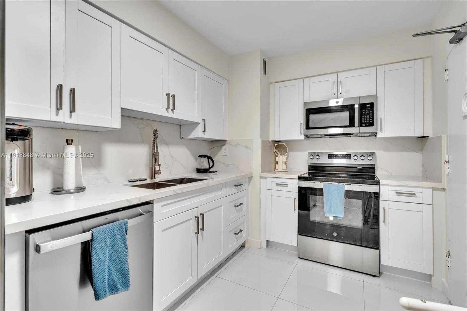 Small Image of 9195 COLLINS AVE #303, Surfside Number 22