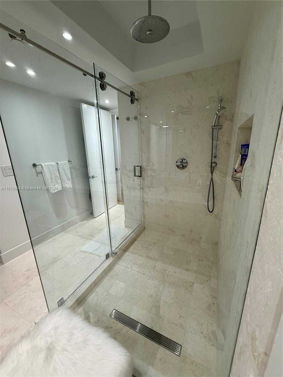 Small Image of 19500 EAST TURNBERRY WAY #18D, Aventura Number 14