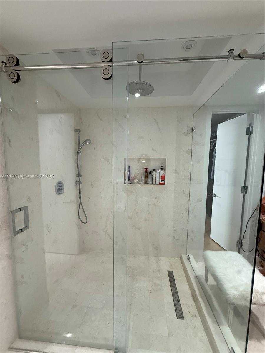 Small Image of 19500 EAST TURNBERRY WAY #18D, Aventura Number 18