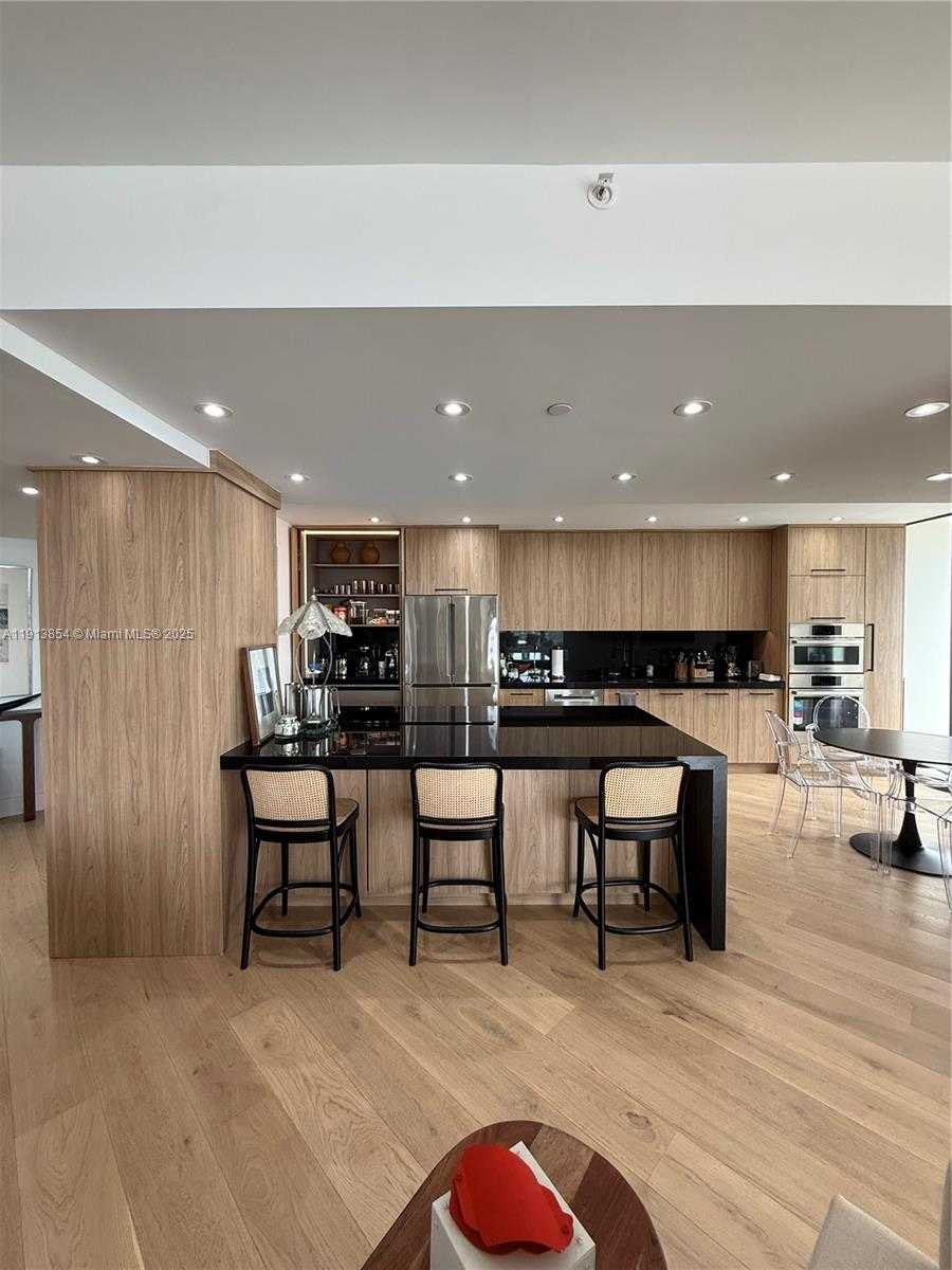 Small Image of 19500 EAST TURNBERRY WAY #18D, Aventura Number 2