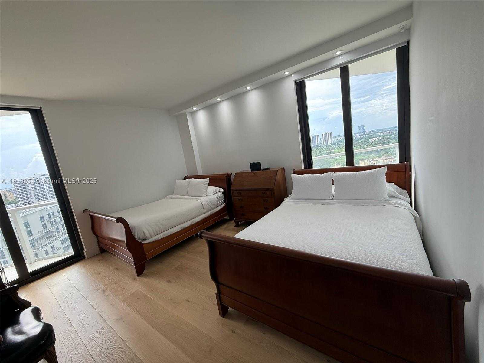 Small Image of 19500 EAST TURNBERRY WAY #18D, Aventura Number 24