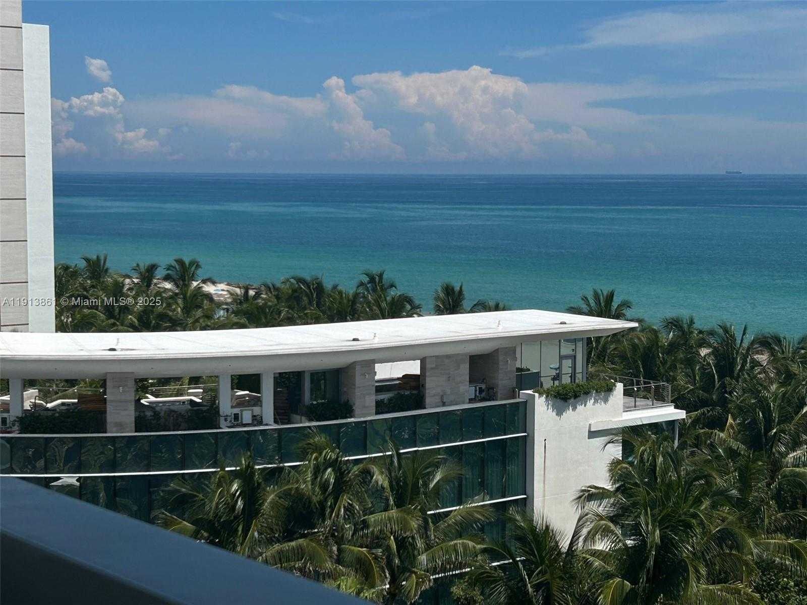 Small Image of 2899 COLLINS AVE #1121, Miami Beach Number 2
