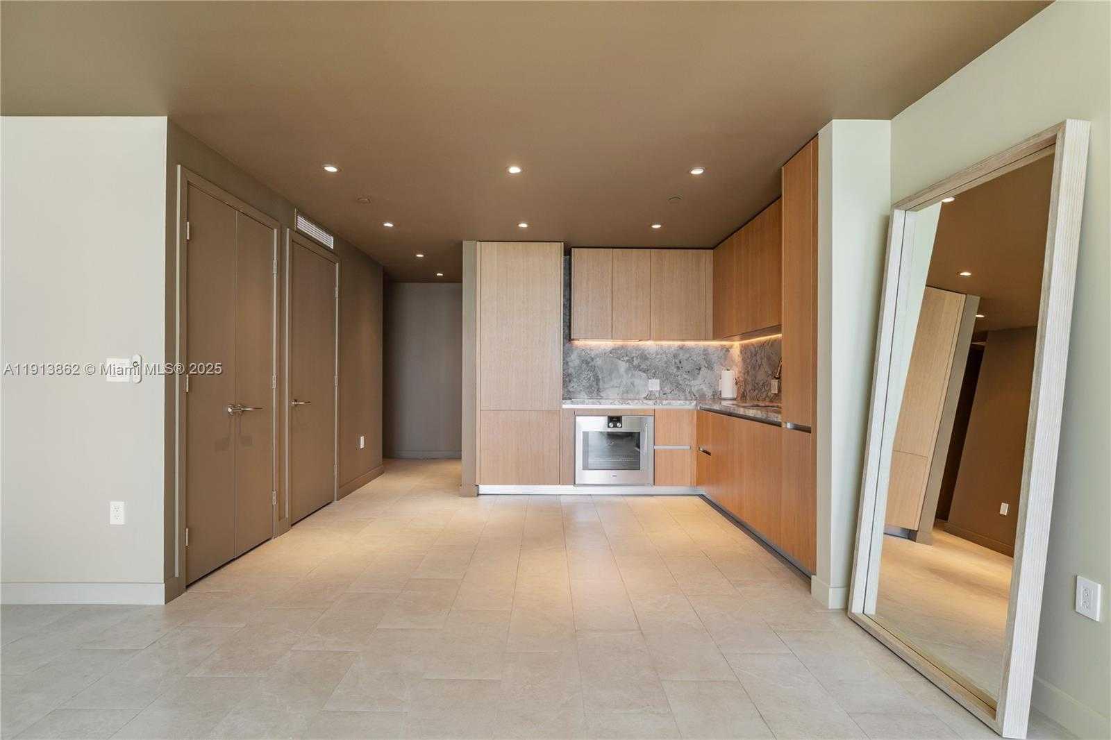 Small Image of 500 ALTON RD #802, Miami Beach Number 15