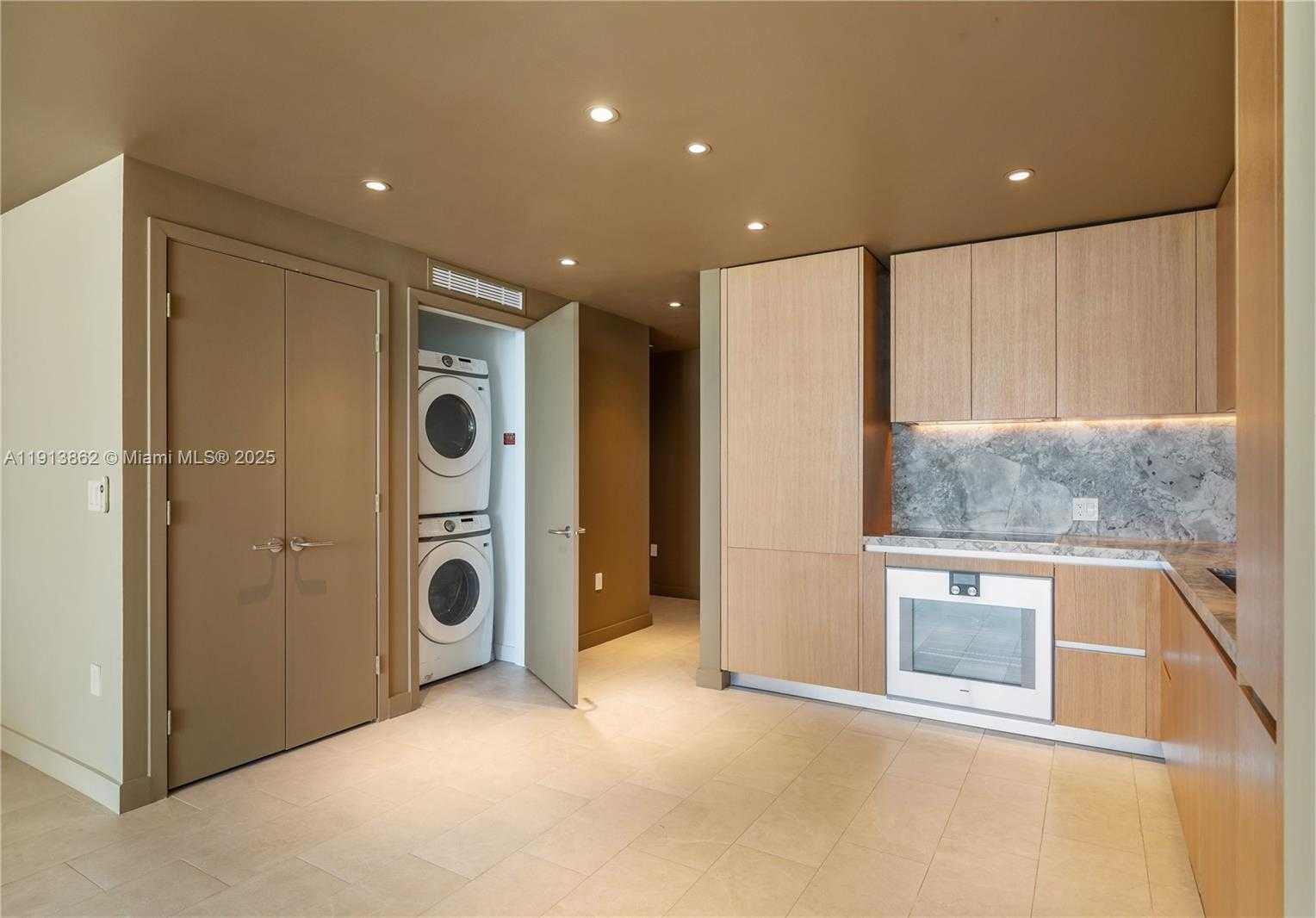 Small Image of 500 ALTON RD #802, Miami Beach Number 18