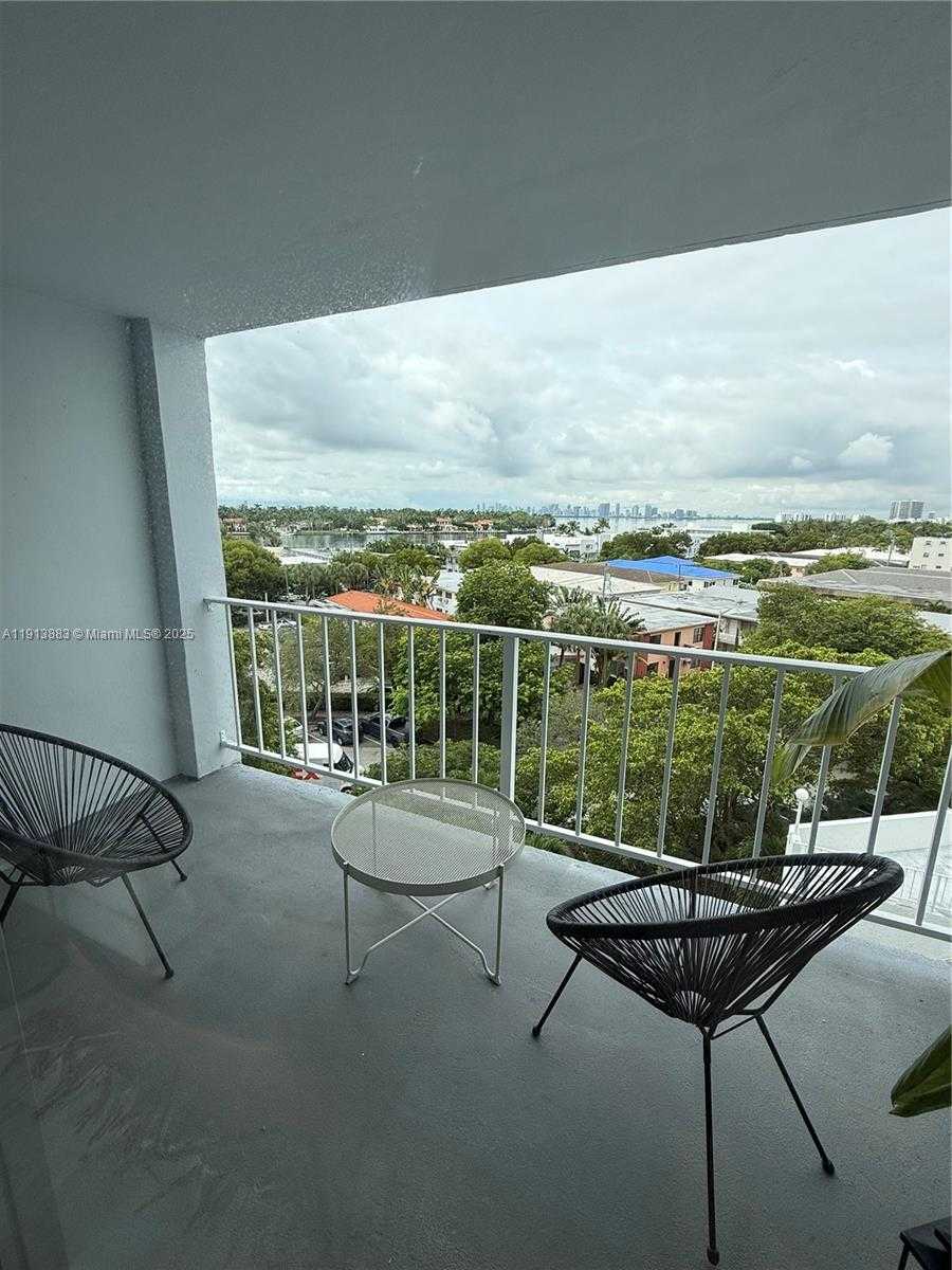 Small Image of 6900 BAY DR #6A, Miami Beach Number 12