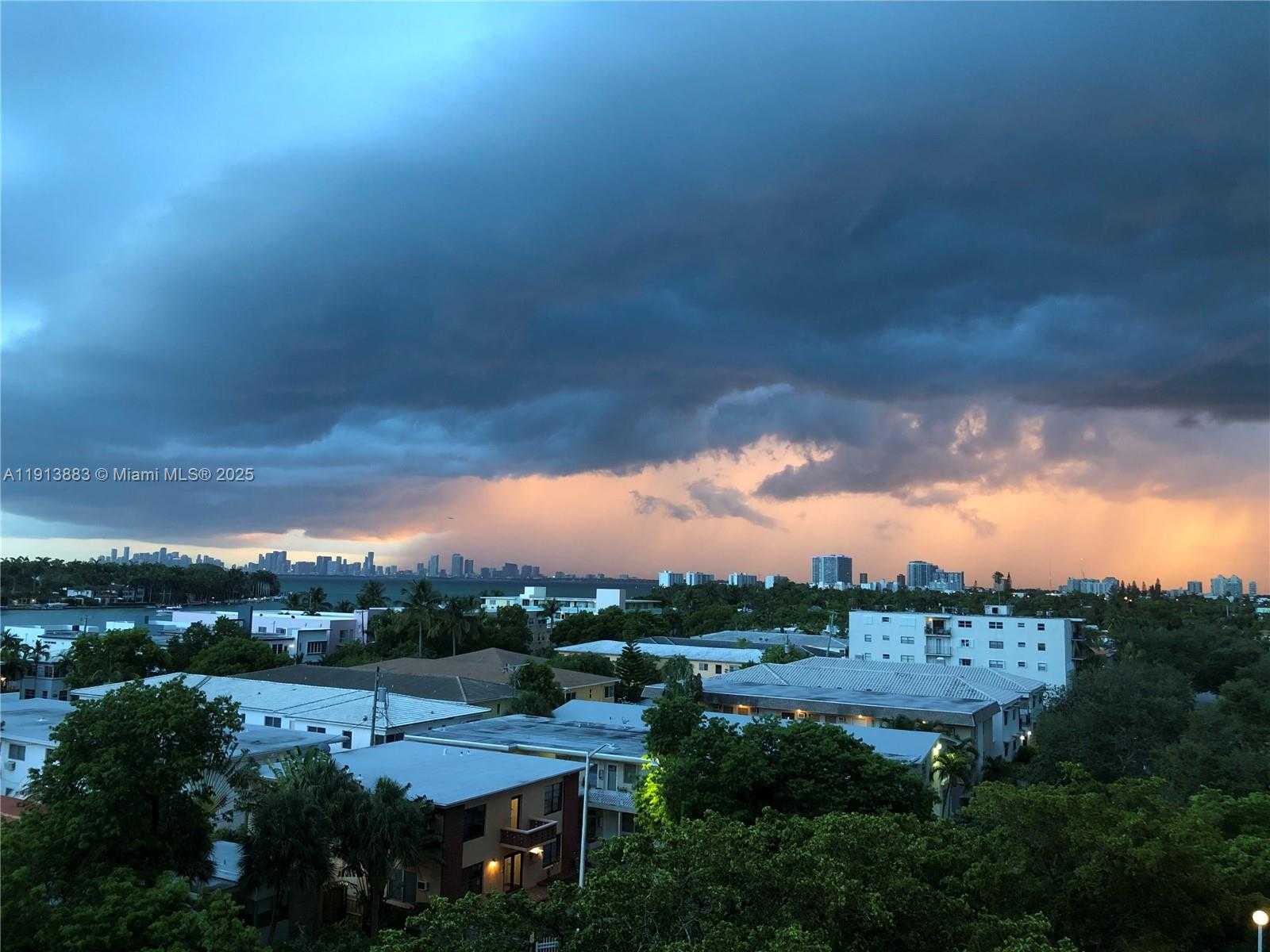 Small Image of 6900 BAY DR #6A, Miami Beach Number 13