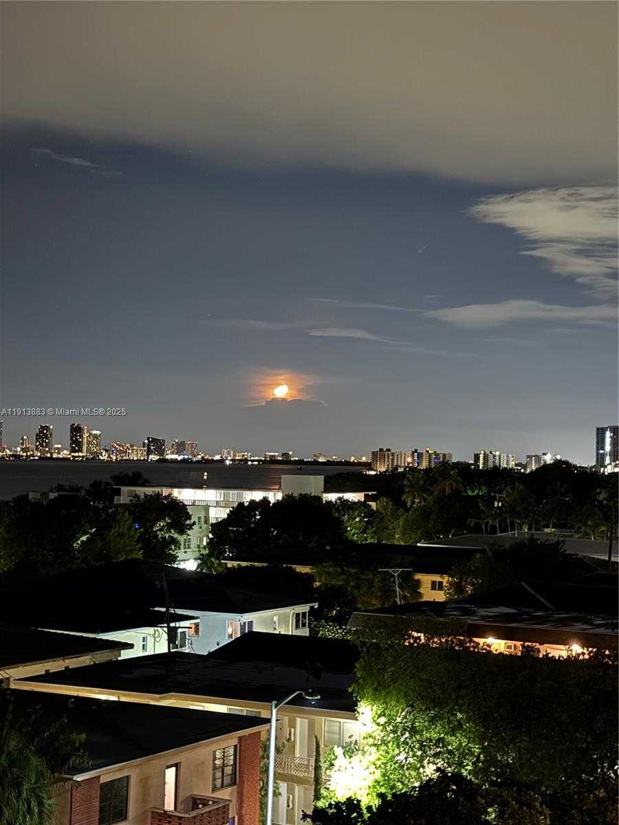 Small Image of 6900 BAY DR #6A, Miami Beach Number 4