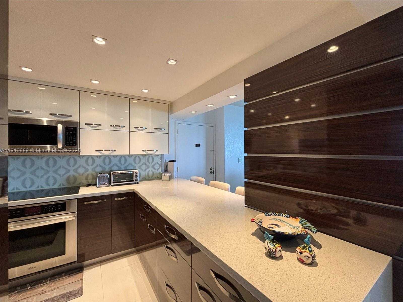 Small Image of 9511 COLLINS AVE #604, Surfside Number 12