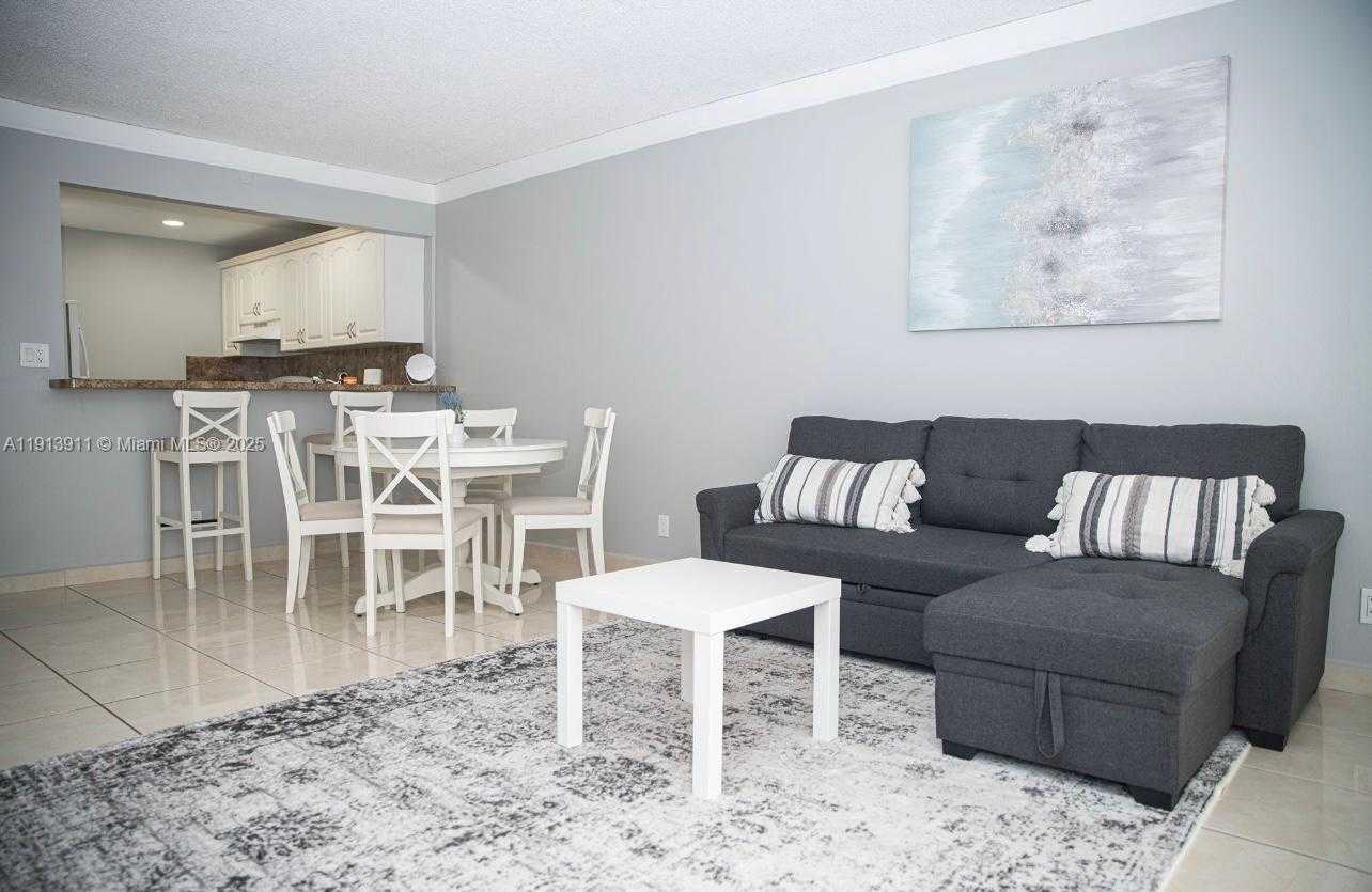 Small Image of 3101 NORTH COUNTRY CLUB DR #703, Aventura Number 1