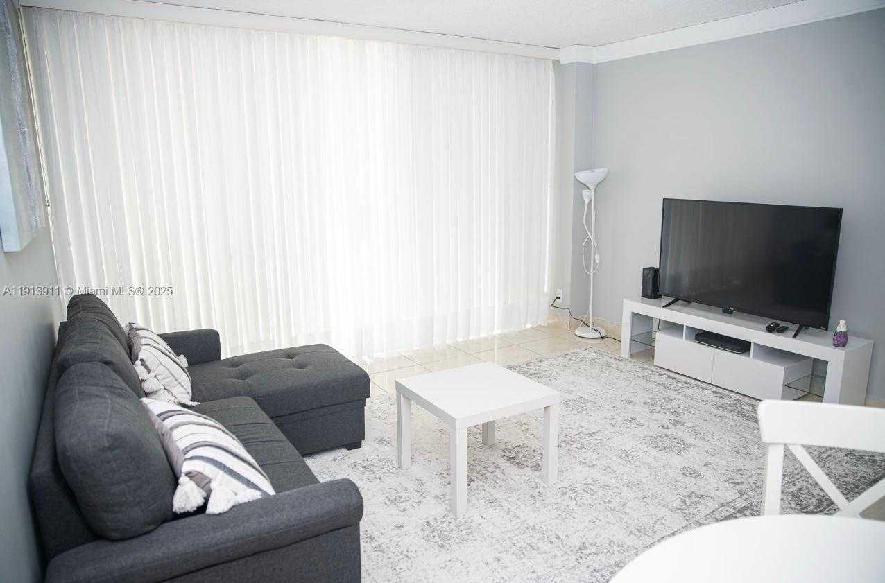 Small Image of 3101 NORTH COUNTRY CLUB DR #703, Aventura Number 2