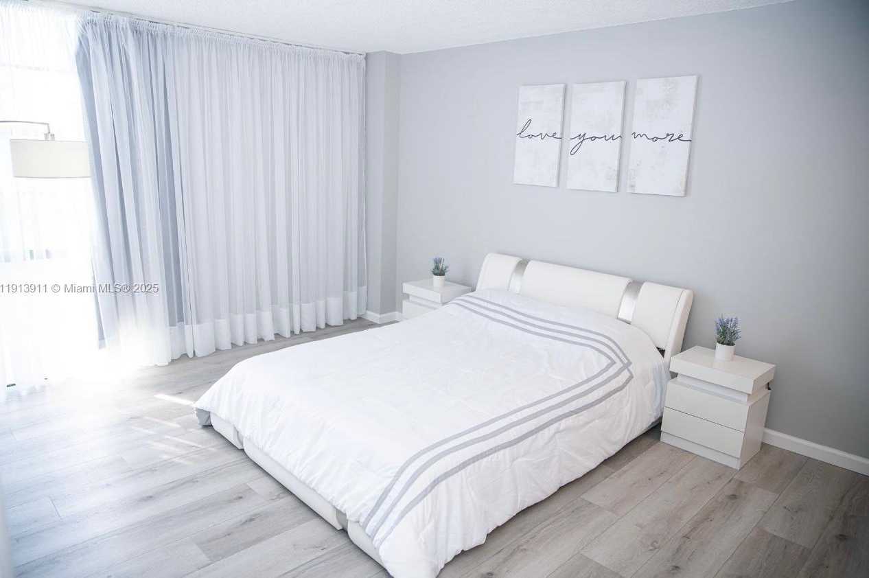 Small Image of 3101 NORTH COUNTRY CLUB DR #703, Aventura Number 8