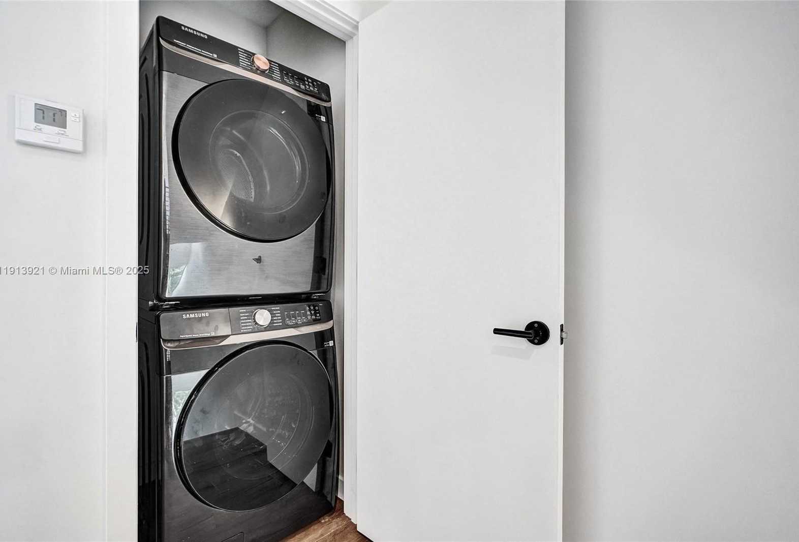 Small Image of 529 NORTH EAST 61ST ST, Miami Number 27