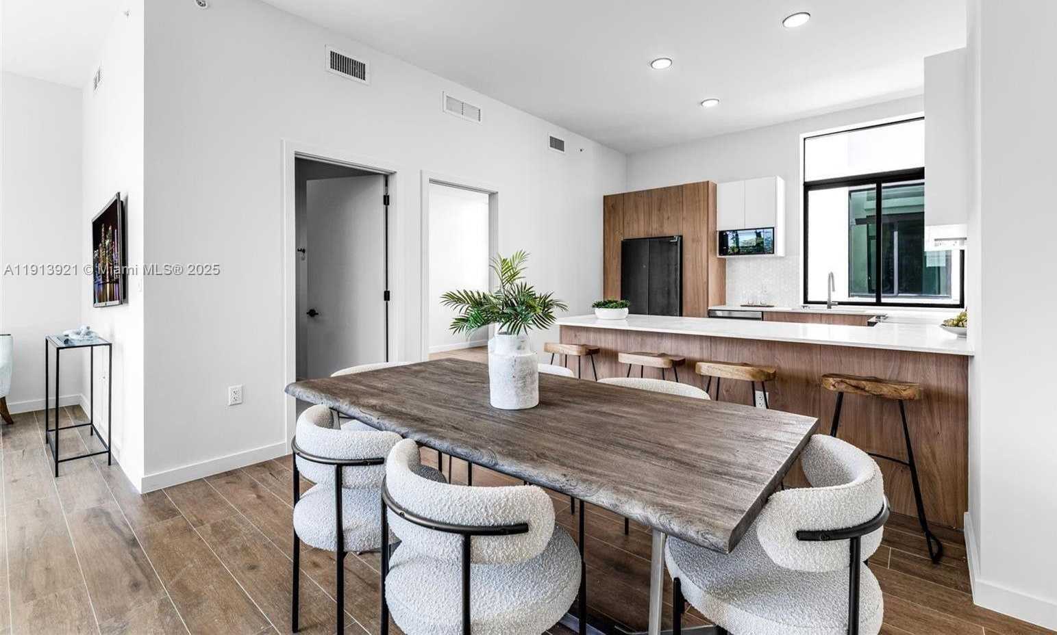 Small Image of 529 NORTH EAST 61ST ST, Miami Number 4