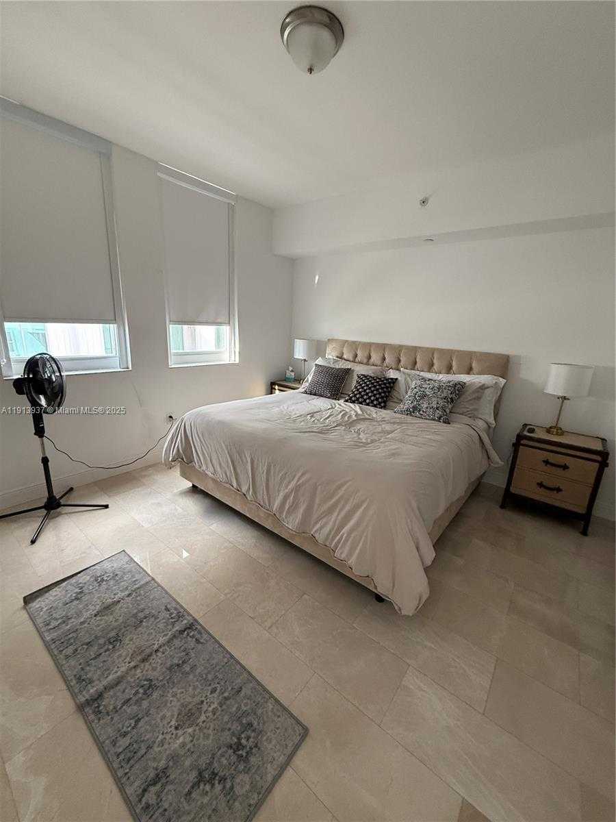 Small Image of 4100 SALZEDO ST #811, Coral Gables Number 18