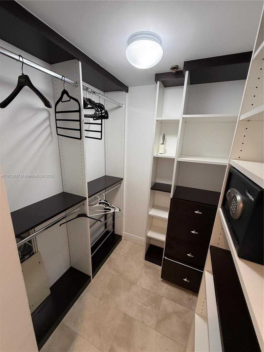 Small Image of 4100 SALZEDO ST #811, Coral Gables Number 19