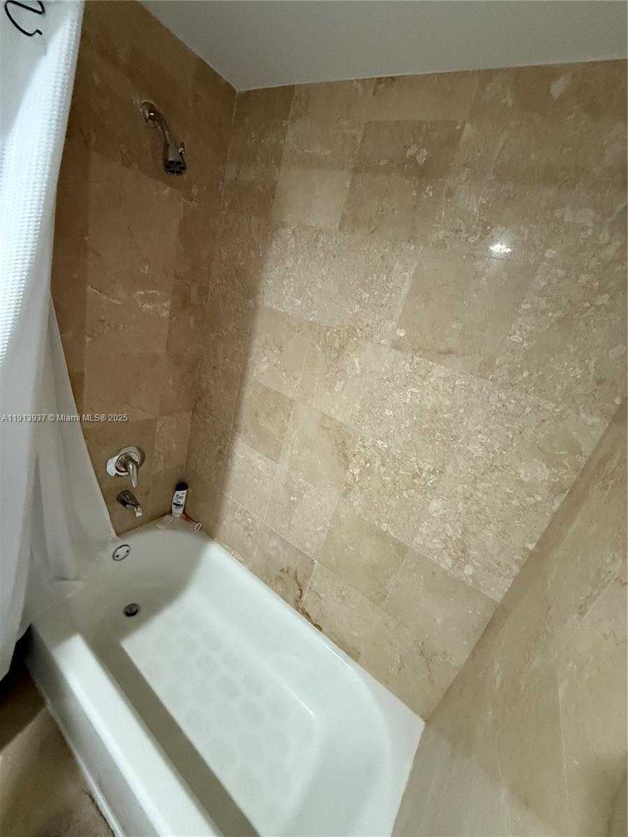 Small Image of 4100 SALZEDO ST #811, Coral Gables Number 28